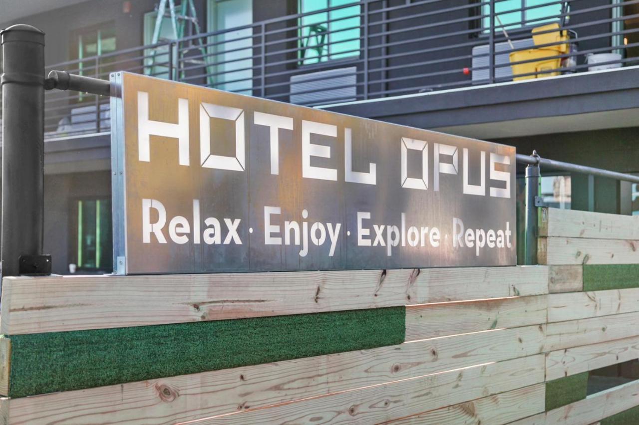 Hotel Opus Bronx Near Bay Plaza Mall Nova York Exterior foto