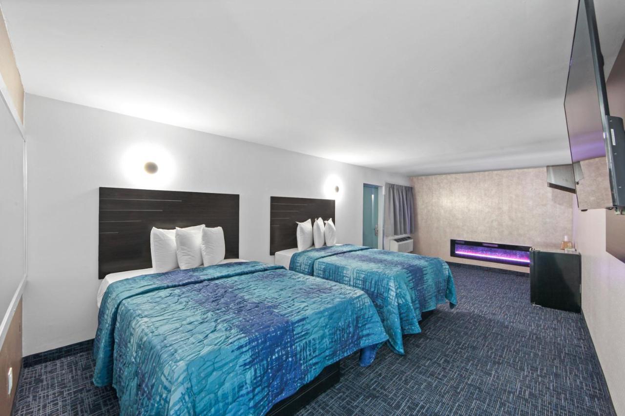 Hotel Opus Bronx Near Bay Plaza Mall Nova York Exterior foto